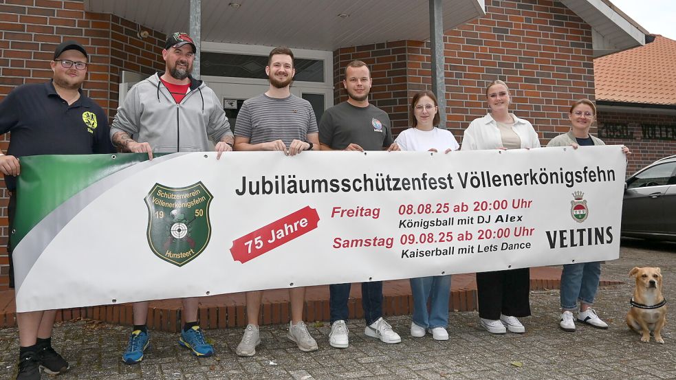 Das Orgateam des Schützenvereins Völlenerkönigsfehn freut sich bereits auf das am 8. und 9. August stattfindende Schützenfest. Das Foto zeigt die Mitglieder des Orga-Teams (von links) Tino Bley, Markus Davids, Marcel Davids, Timo Frey, Vanessa Stillbauer, Amke Bokelmann und Katrin Groen. Foto: Holger Weers