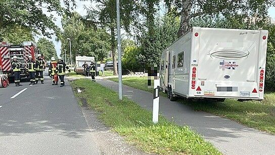 Sowohl Polizei als auch Feuerwehr waren vor Ort. Foto: Gemeindefeuerwehr Ostrhauderfehn