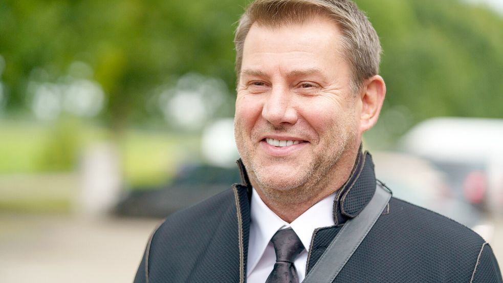 Jens Riewa spricht seit 30 Jahren die Hauptausgabe der „Tagesschau“. Foto: IMAGO/Chris Emil Janßen