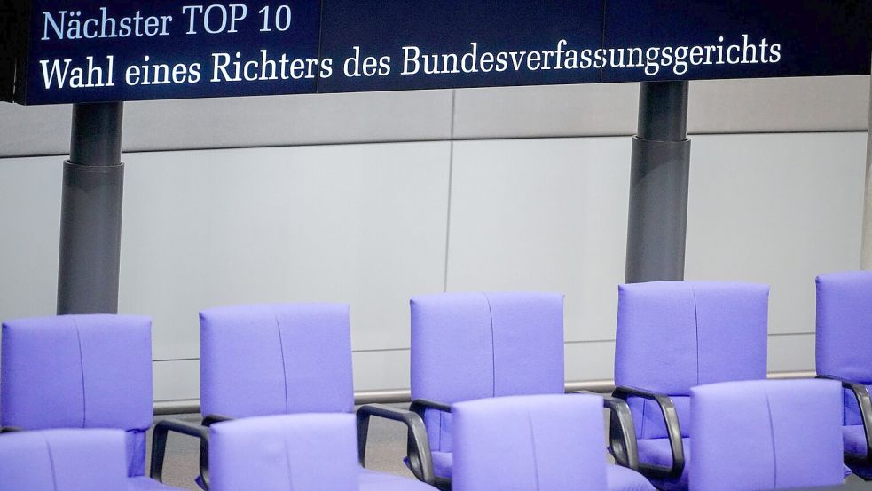Noch ungelöst: Die Wahl der nächsten Verfassungsrichter im Bundestag. (Archivbild) Foto: Kay Nietfeld/dpa