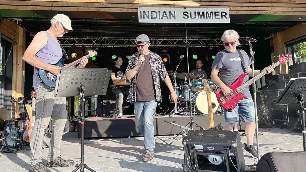 Die Band „Indian Summer“ spielt in der Nikolaikirche. Foto: Janßen/Archiv