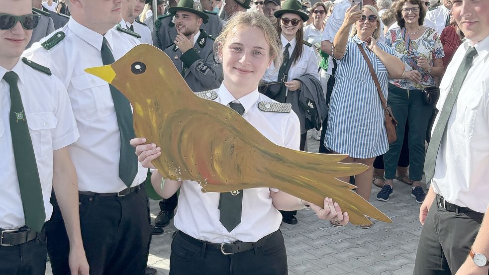 Mareike Neeland wurde 2024 als erste Frau Schützenkönigin von Ostrhauderfehn. Archivfoto: Henrik Zein