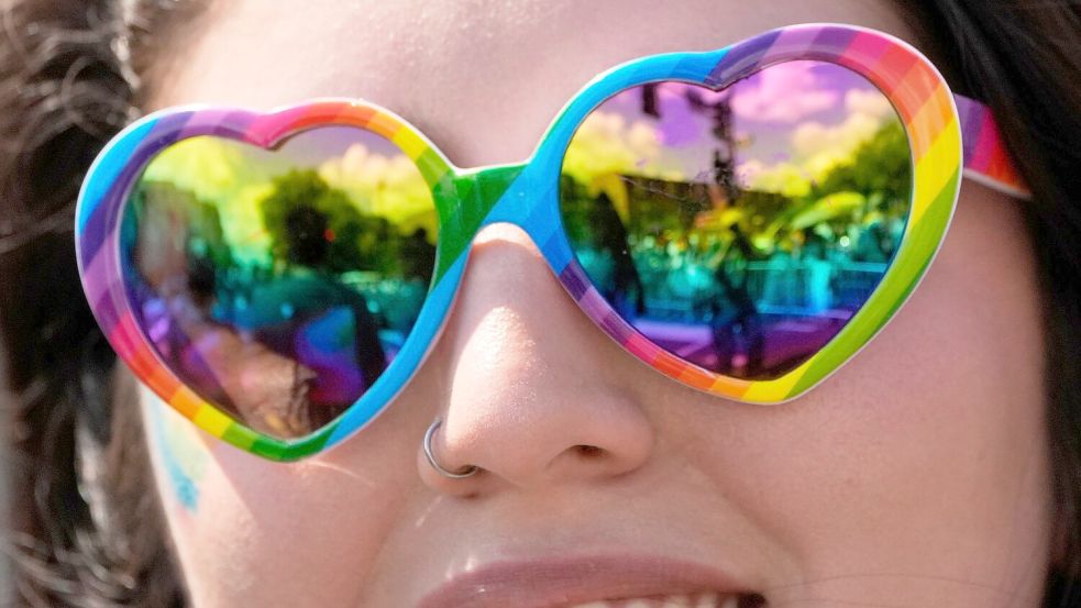Sonne können vor UV-Strahlen schützen, die mit Krebs und anderen Erkrankungen in Verbindung stehen. (Archivbild) Foto: Alex Brandon/AP/dpa