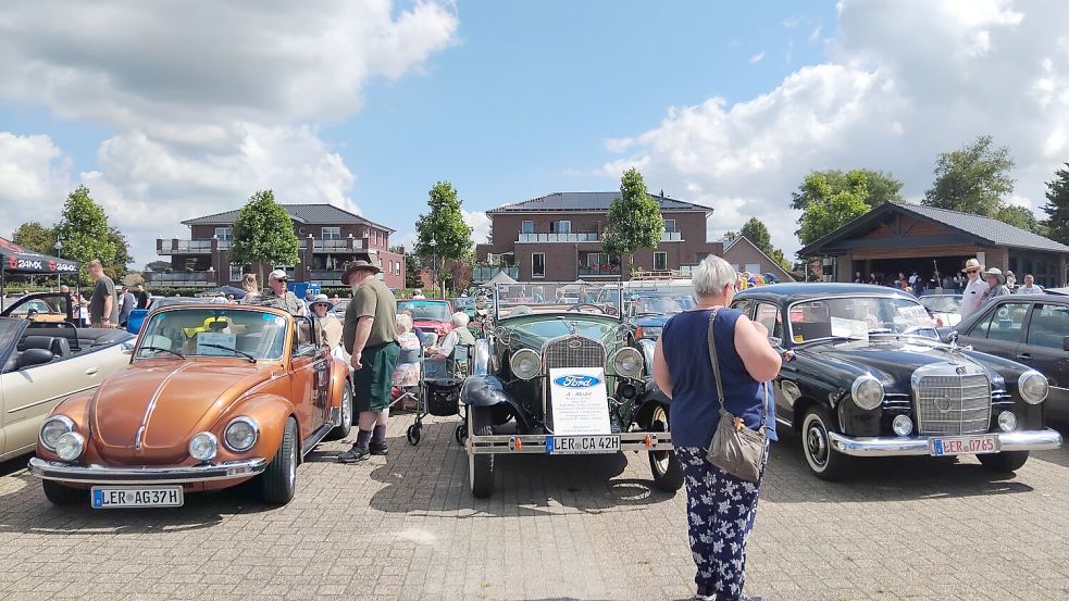 Beim zweiten Oldtimer-Treffen in Rhauderfehn gab es viel zu sehen. Foto: Scherzer
