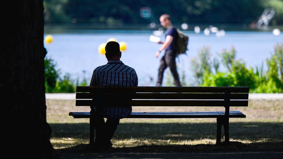 In dieser Woche sollten sich auch die Niedersachsen besser im Schatten aufhalten. Foto: dpa/Julian Stratenschulte