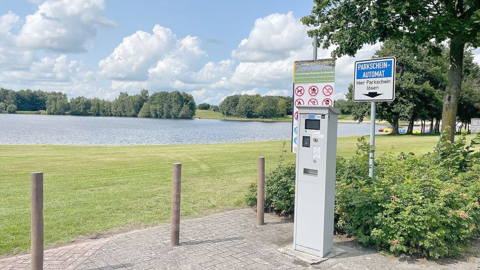 Hier können am Badesee Großsander Parkscheine gelöst werden. Foto: Antje Gerdes