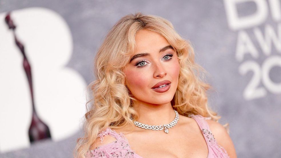 Fans wünschen sich ein Duett von Swift und Sabrina Carpenter. (Archivbild) Foto: Scott A Garfitt/Invision/dpa