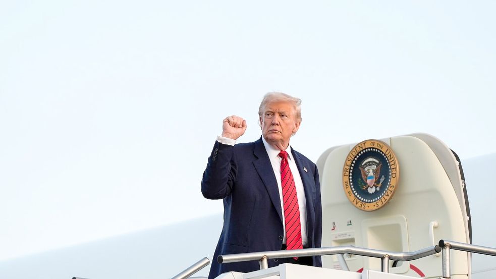 Trump wird Putin in der Stadt Anchorage treffen. (Archivbild) Foto: Julia Demaree Nikhinson/AP/dpa