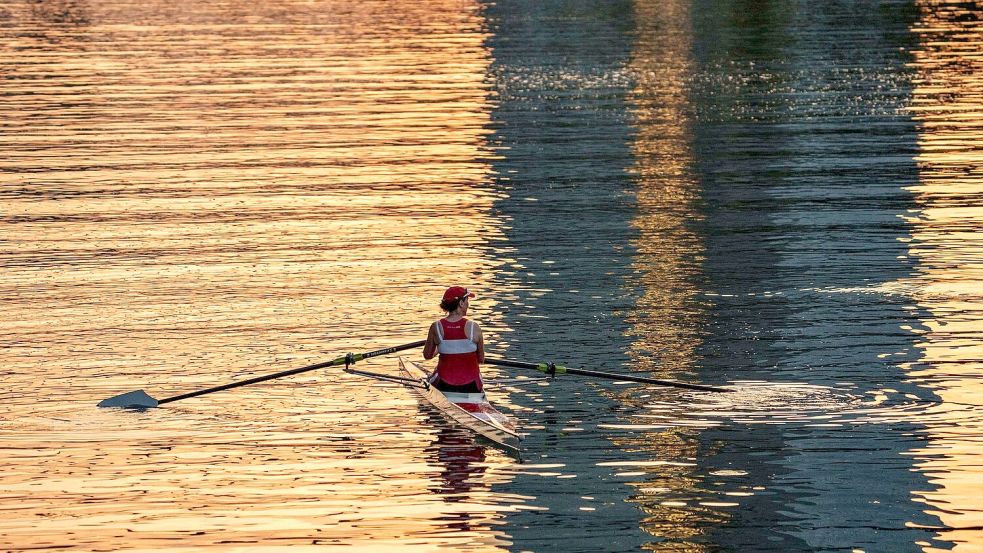Für diesen Donnerstag rechnet der Wetterdienst mit Höchstwerten zwischen 30 und 37 Grad. Foto: Andreas Arnold/dpa