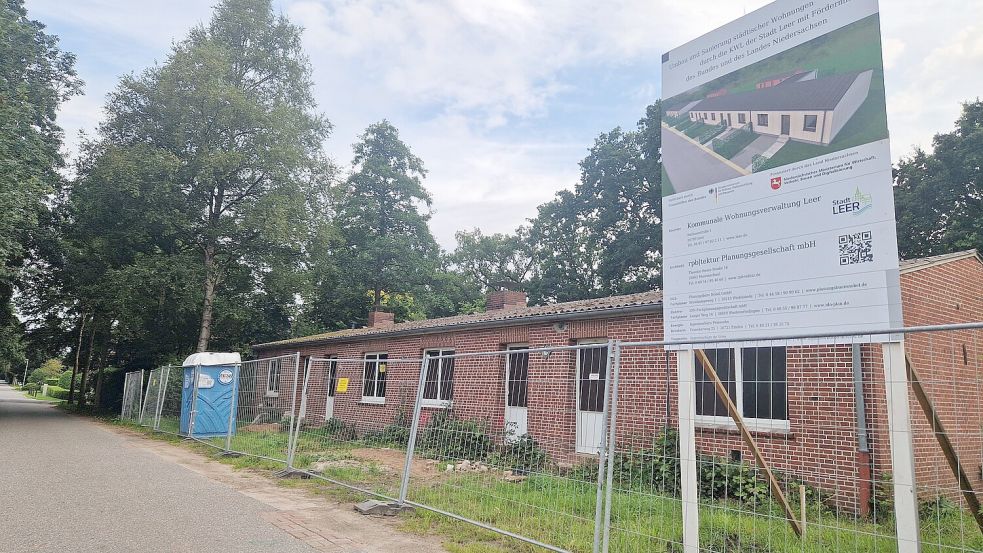 Die Arbeiten am Gebäude Weidenweg 31a haben begonnen. Foto: Tatjana Gettkowski