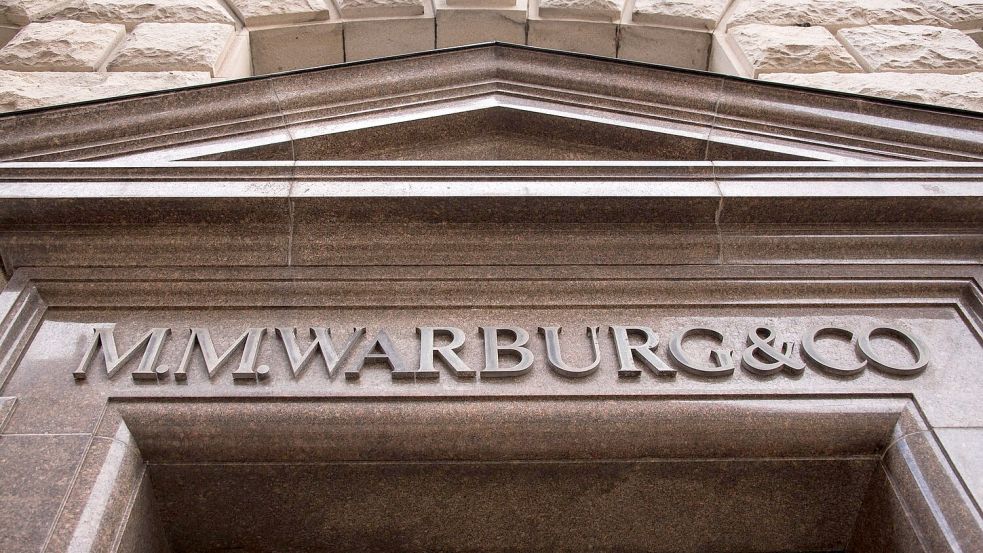 Die Warburg Bank fordert die Erstattung von nach ihrer Ansicht nach rechtswidrig erhobenen Forderungen der Finanzverwaltung - und scheitert damit vor Gericht (Symbolbild). Foto: Daniel Bockwoldt/dpa