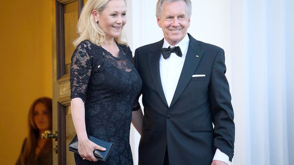 Christian und Bettina Wulff sind zum dritten Mal geschieden. (Archiv) Foto: Bernd von Jutrczenka/dpa