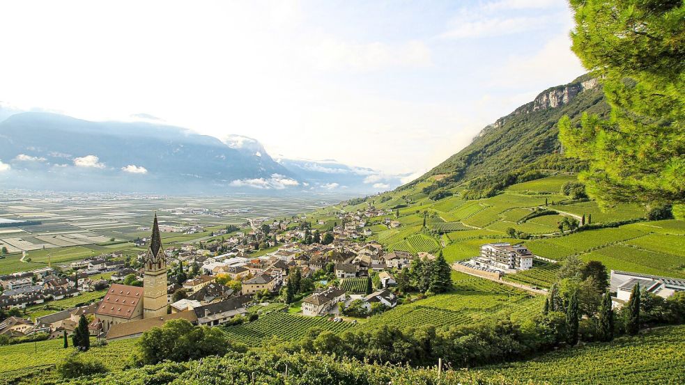 In Südtirol gibt es drei Amtssprachen: Deutsch, Italienisch und Ladinisch. (Symbolbild) Foto: Bernhard Krieger/dpa-tmn/dpa