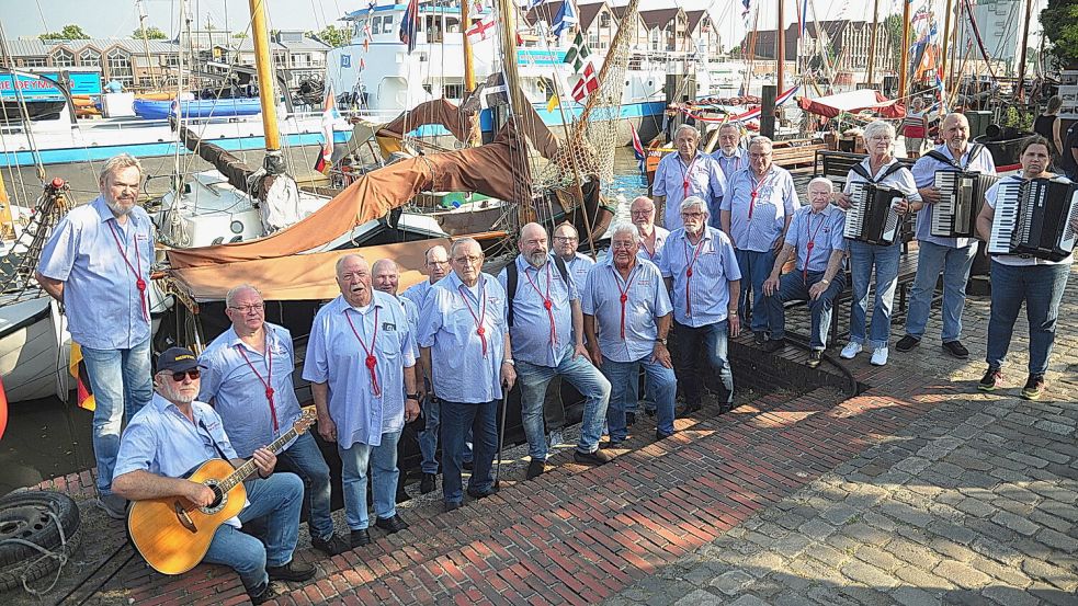 Das 15. Treffen der Traditionsschiffe im Leeraner Museumshafen findet noch bis zum Sonntag statt. Foto: Bodo Wolters