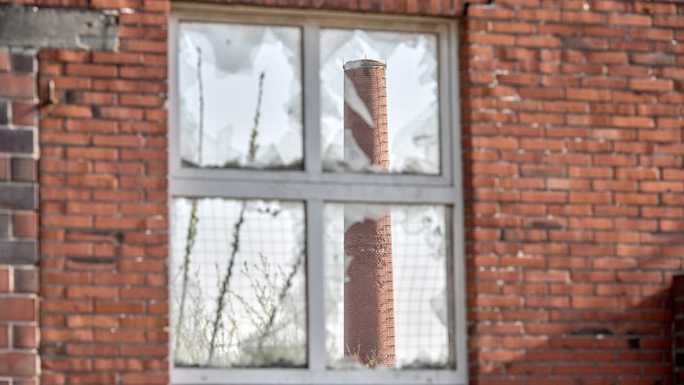 Den alten Schlot der Ziegelfabrik zu erhalten dürfte nicht billig werden. Foto: Klaus Ortgies/Archiv