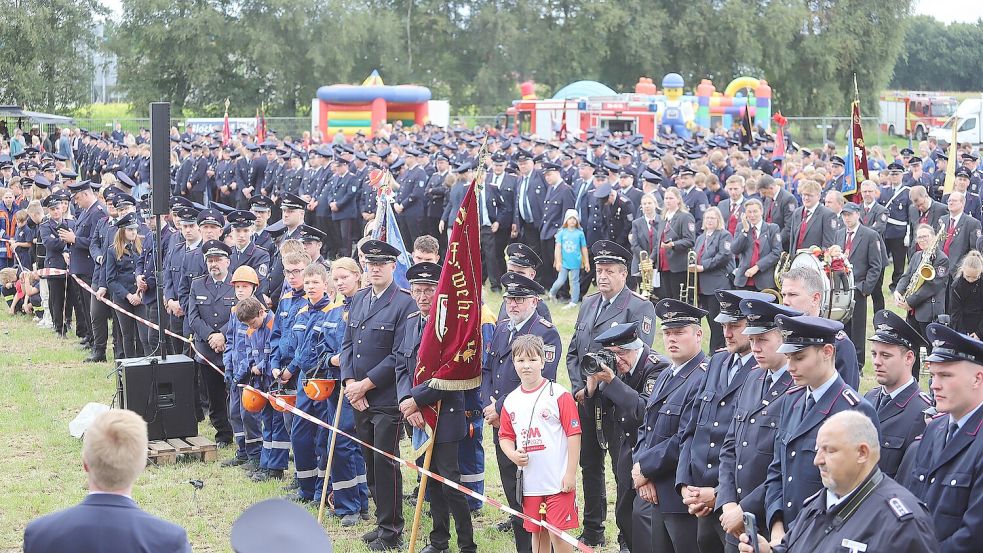 Rund 650 Feuerwehrleute waren in Gehlenberg dabei. Foto: Hans Passmann