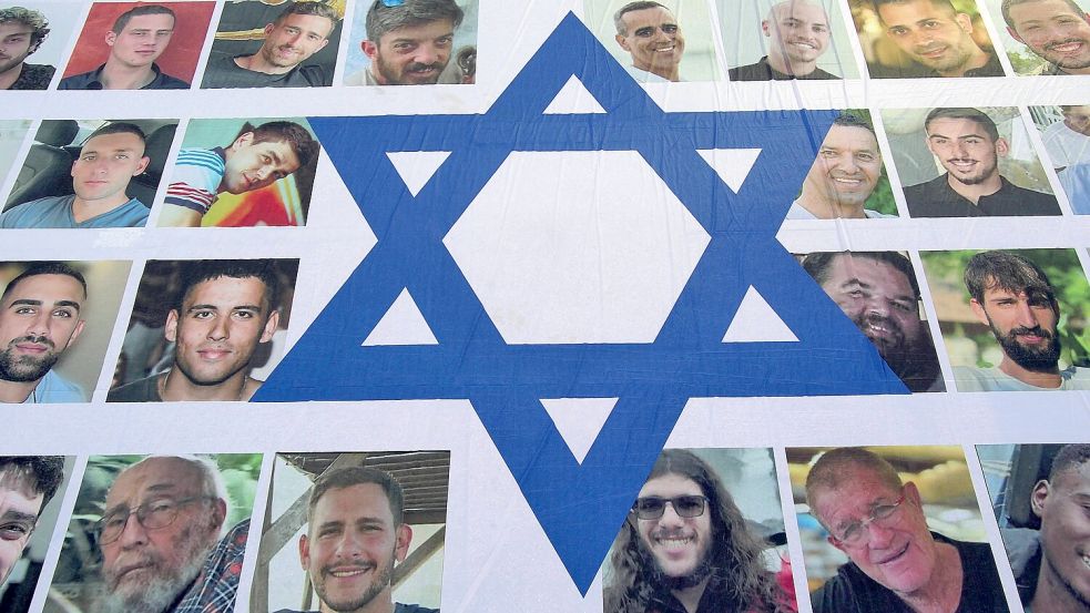 Die Befreiung der Geisel des 7. Oktober ist seit Beginn des Gaza-Krieges ein zentrales Ziel Israels. Die Fotos der Entführten sind in der Öffentlichkeit in Israel omnipräsent. Foto: IMAGO / Anadolu Yair Palti