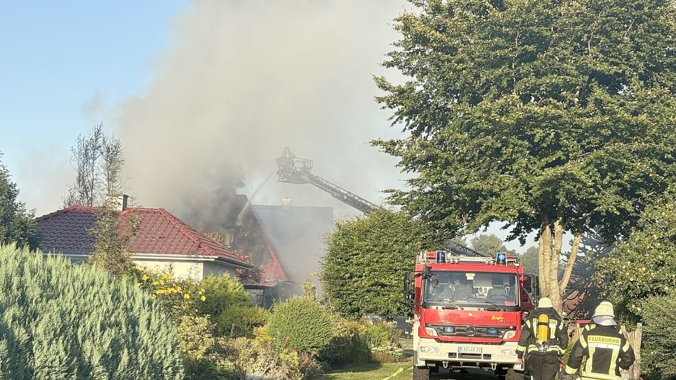 Das Wohnhaus an der Ostrhauderfehner Gartenstraße wurde völlig zerstört. Fotos: Henrik Zein