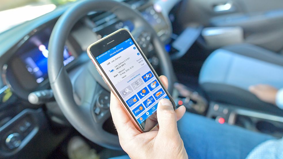 Anmelden kann man sich beim Carsharing über eine App. Foto: Klaus Ortgies