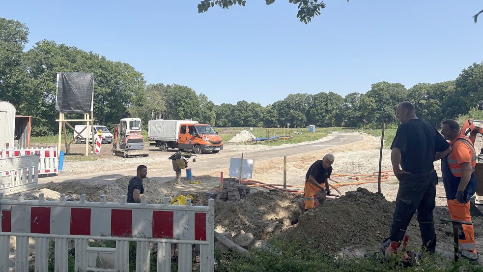 Die Straßen im Quartier Hasenburg sind schon da. Der Rest fehlt noch. Foto: Lars Löschen