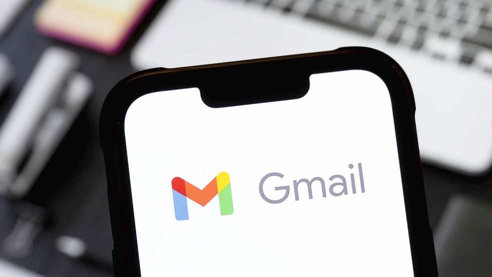 Gmail-Nutzer sollten dringend Ihr Konto auf ungewöhnliche Aktivitäten überprüfen. Foto: IMAGO/SOPA Images/Mateusz Slodkowski