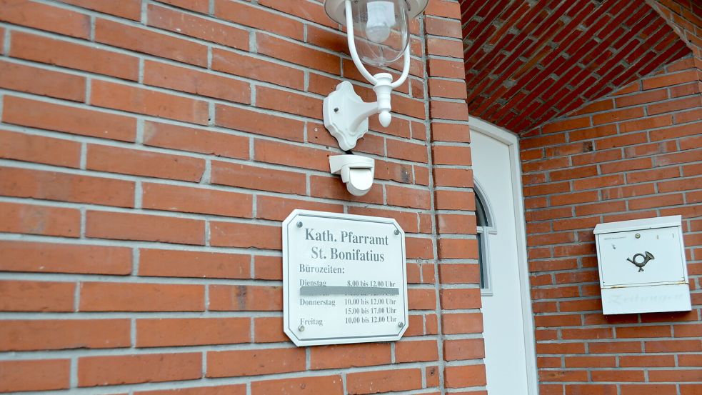 Zur katholischen Kirchengemeinde St. Bonifatius Westrhauderfehn gehören rund 5500 Mitglieder. In der katholischen Gemeinde St. Bernhard Flachsmeer, mit der die Fehntjer eine Pfarreiengemeinschaft bilden, sind etwa 4000 Menschen Mitglied. Foto: Astrid Fertig