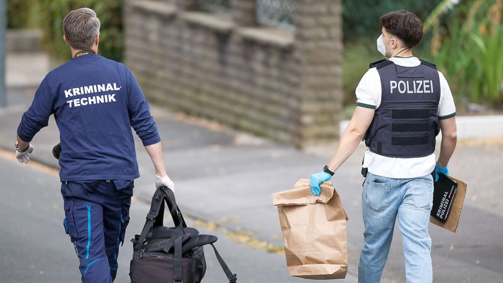 Nach dem Tatverdächtigen wird weiter gefahndet. Foto: Christoph Reichwein/dpa