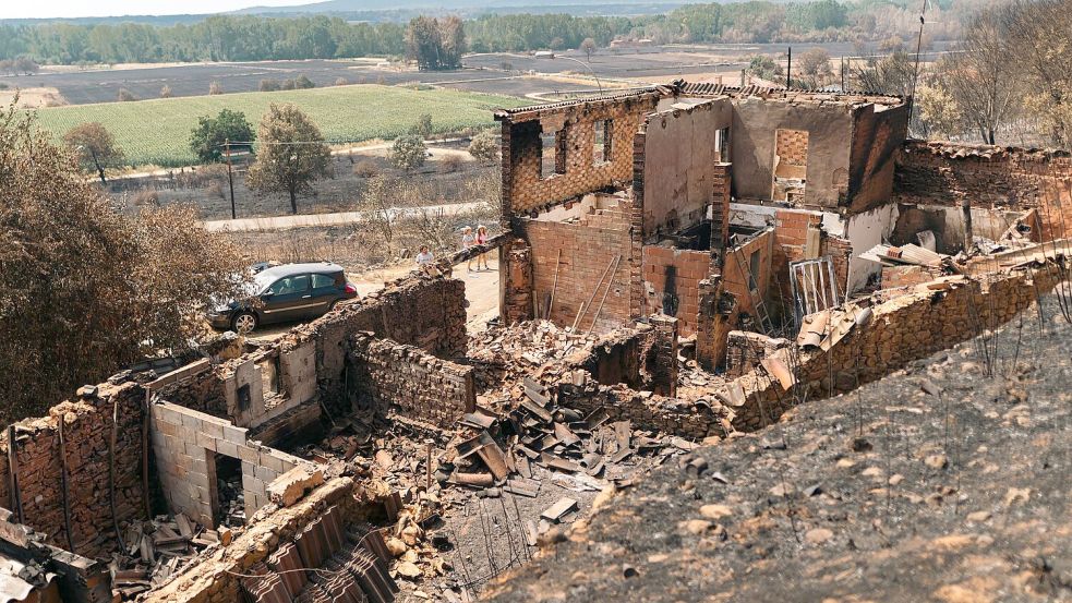 Die Brände in Spanien haben große Schäden angerichtet. Foto: Lorena Sopêna/EUROPA PRESS/dpa