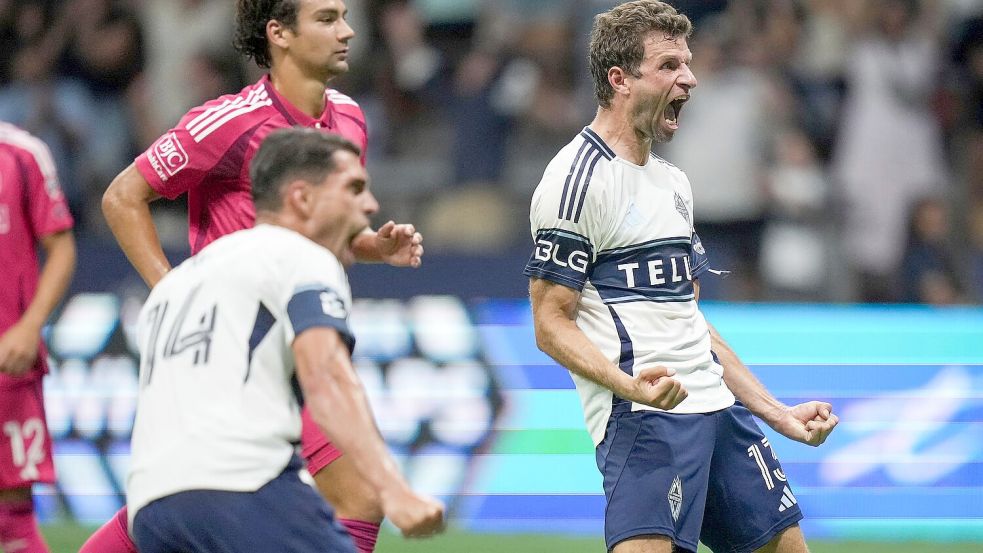 Thomas Müller traf per Elfmeter zum 3:2-Sieg. Foto: Darryl Dyck/The Canadian Press/AP/dpa