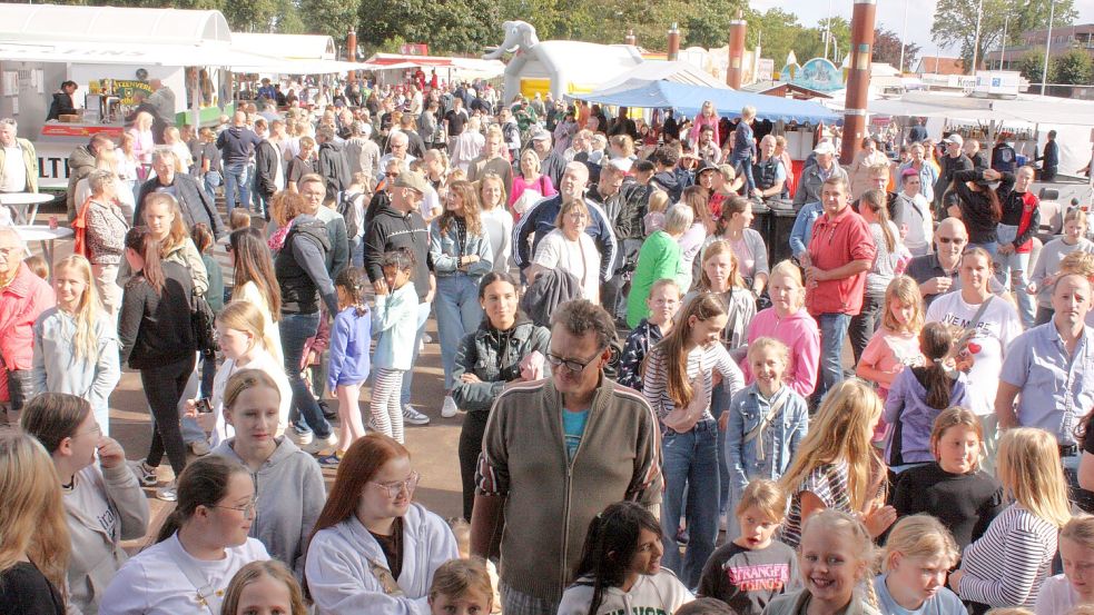 Viele Besucher kamen zum Hafenfest nach Barßel.