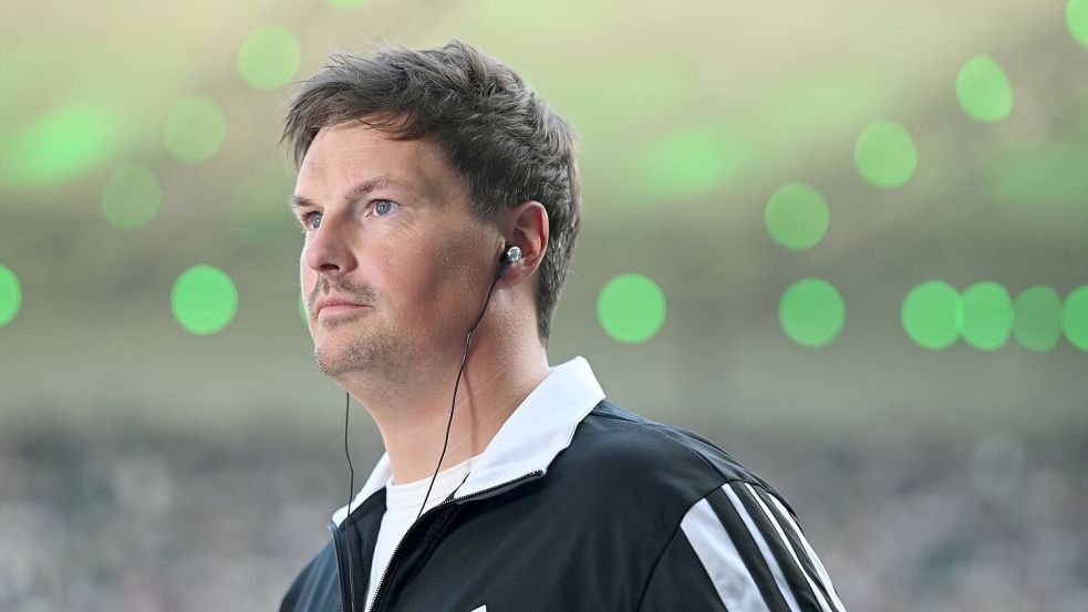 Bundesliga-Debüt für HSV-Coach Polzin. Foto: Fabian Strauch/dpa