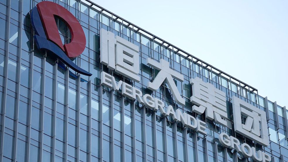 Evergrande war bis zu seinem Fall ein Vorzeige-Immobilienunternehmen. (Archivbild) Foto: Ng Han Guan/AP/dpa