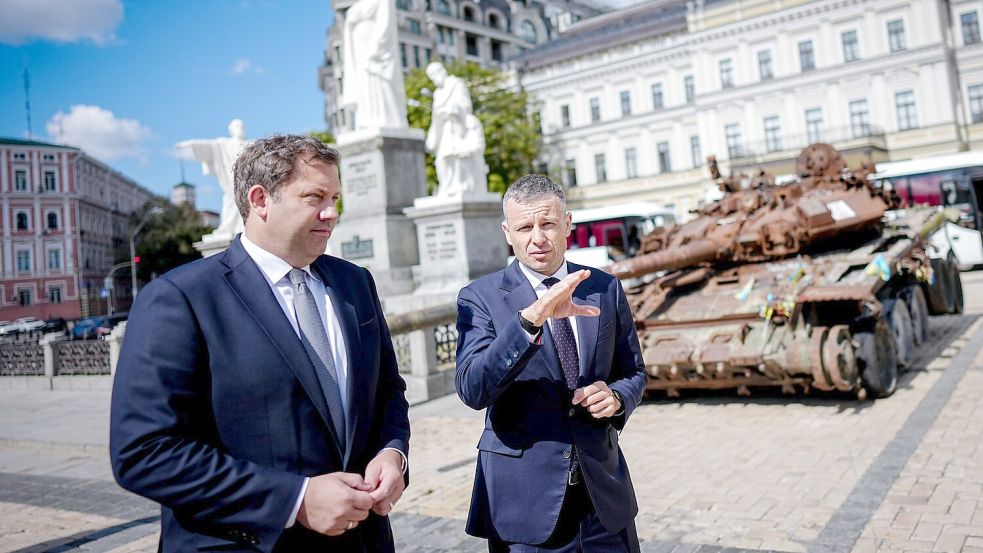 Finanzminister Lars Klingbeil trifft seinen Amtskollegen Serhij Marchenko in Kiew. Foto: Kay Nietfeld/dpa