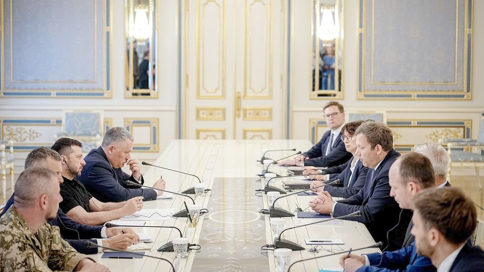 Auch ein Gespräch mit dem ukrainischen Präsidenten Wolodymyr Selenskyj steht auf der Agenda. Foto: Kay Nietfeld/dpa