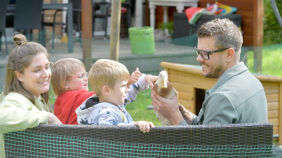 Viel Zeit verbringen die Herrnbergers mit ihren Kindern im Garten. Foto: Klaus Ortgies/Archiv