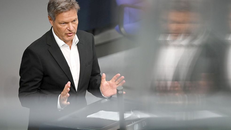 Ex-Vizekanzler Habeck will Abstand vom Politikbetrieb finden. (Archivbild) Foto: Anna Ross/dpa