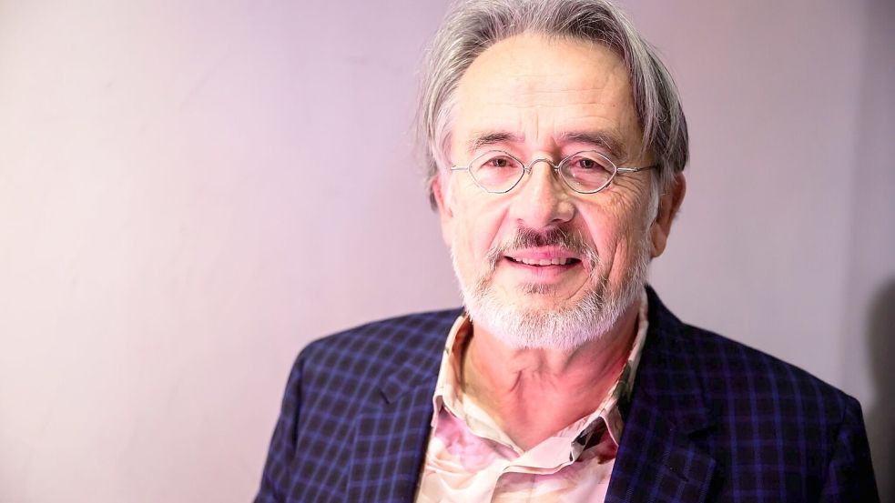 Mit 66 Jahren, da fängt das Leben an: Gert Scobel bleibt auch als Rentner aktiv bei Youtube. (Archivbild) Foto: Christoph Soeder/dpa