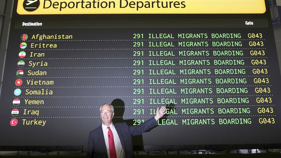 Der Vorsitzende der Reform UK, Nigel Farage, möchte eine Abschiebe-Offensive starten – und kommt damit gut an. Foto: DPA/Joanna Chan