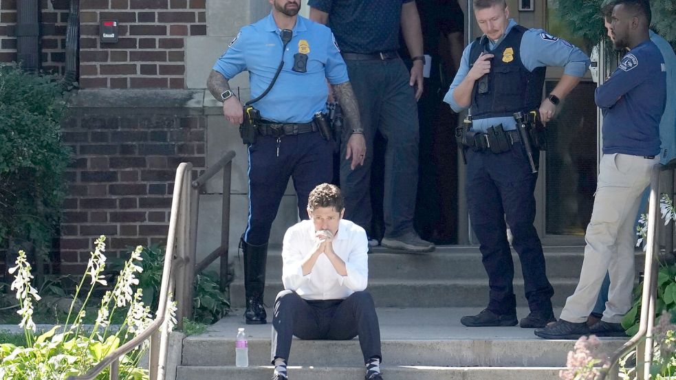 „Diese Familien leiden unermessliche Schmerzen“ - sagte der Bürgermeister von Minneapolis, Jacob Frey, nach den tödlichen Schüssen während eines Schulgottesdienstes. Foto: Abbie Parr/AP/dpa