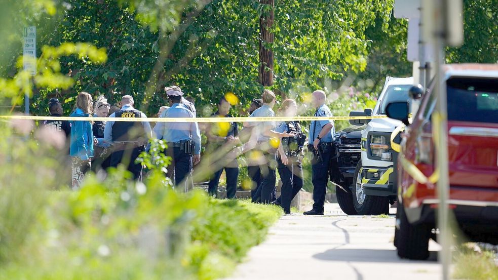 An einer Schule in den USA werden zwei junge Kinder erschossen. Foto: Abbie Parr/AP/dpa