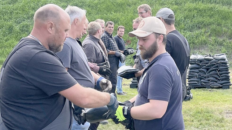 Sandsäcke sind im Falle eines Hochwassers oft unerlässlich zum Schutz. Foto: THW