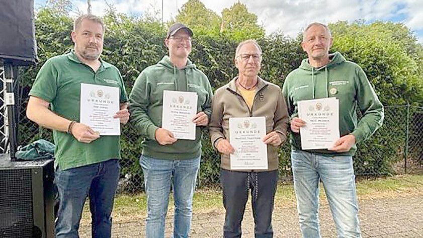 Das Foto zeigt (v.l.n.r.) Uwe Lüken, Andre Behrends, Manfred Tegelkamp und Ralf Meiners. Foto: Schützenverein/Jürgen Buß