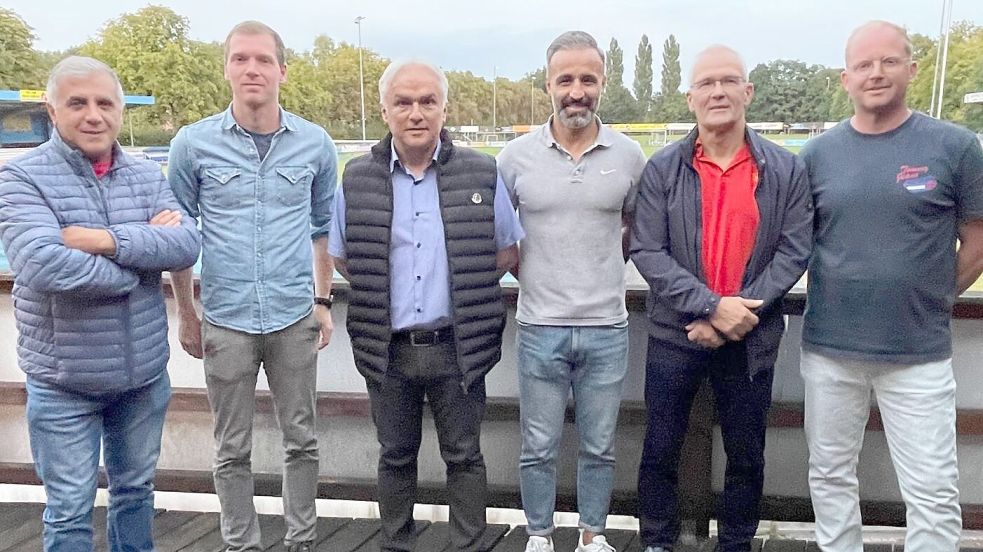 Zum neuen Vorstand von Germania Leer gehören (von links) Necmettin Celik, Jan Onken, Ferhat Özdemir, Erhan Colak, Arndt Watzema und Lutz Fiedler. Es fehlen Nathalie Pauls, Michael Zimmermann und Sebastian Kroll. Foto: Privat