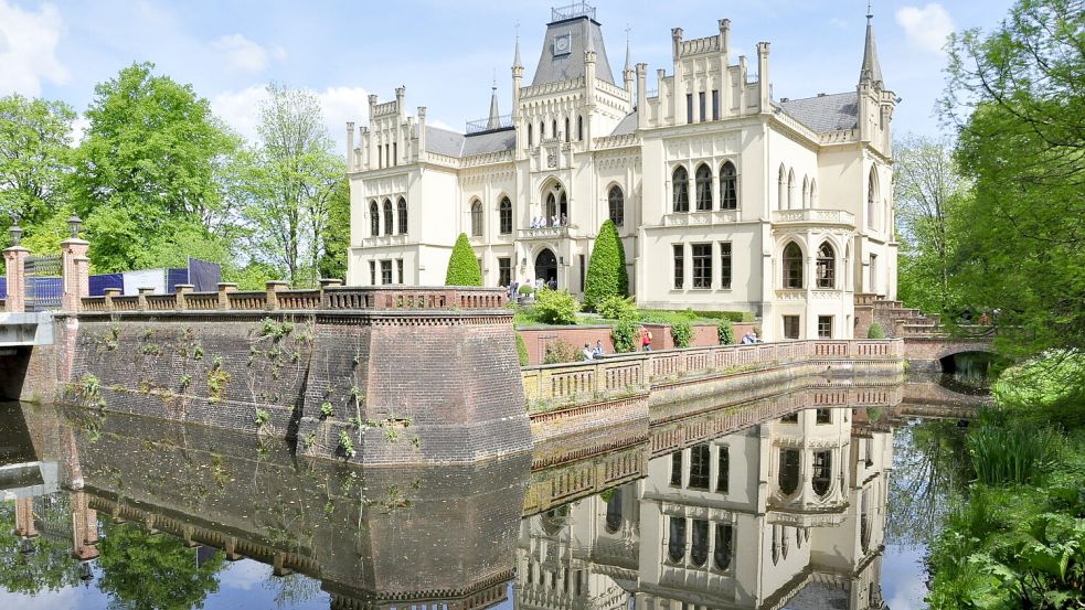 In der Evenburg wird unter anderem eine neue Sonderausstellung eröffnet. Foto: Bodo Wolters/Archiv
