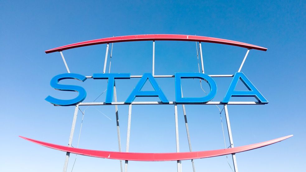 Der Arzneikonzern Stada kehrt doch nicht an die Börse zurück, sondern bleibt in den Händen von Finanzinvestoren (Archivbild) Foto: Boris Roessler/dpa