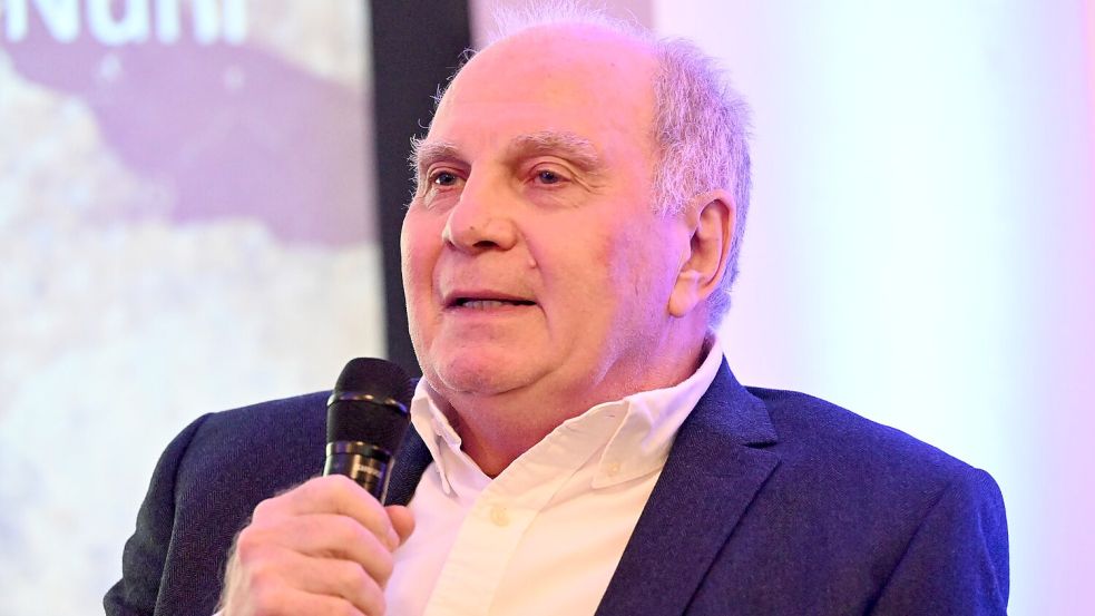 Uli Hoeneß hält die jüngsten Entwicklungen auf dem Transfermarkt für „gaga“. Foto: Felix Hörhager/dpa