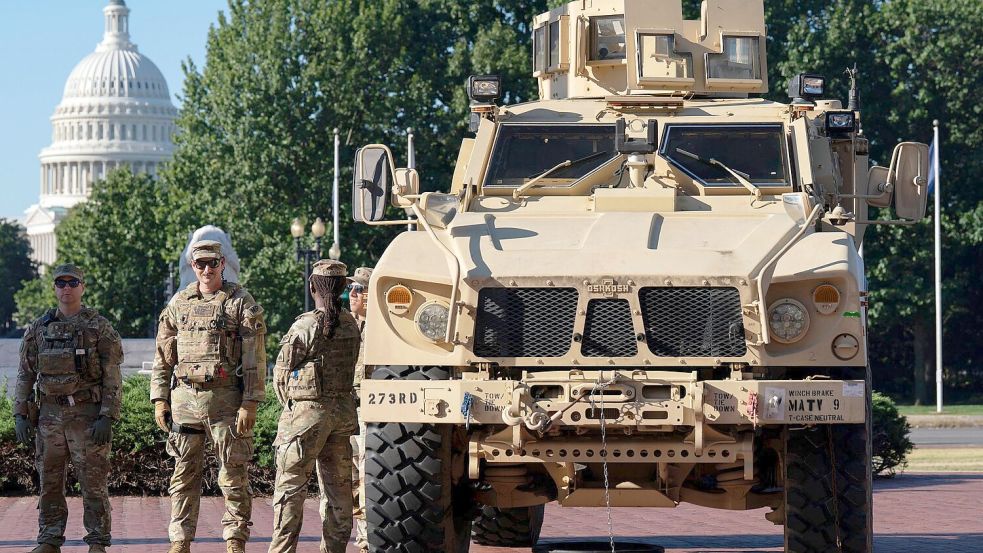 Soldaten im Stadtbild: In Washington ist das zum Alltag geworden (Archivbild). Foto: Jose Luis Magana/FR159526 AP/AP/