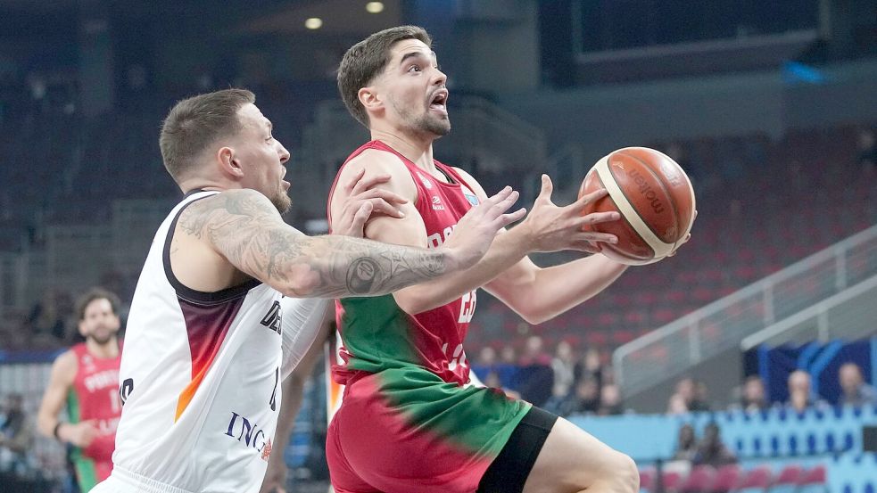 Deutschlands Basketballer hatten mit Portugal mehr Mühe als erwartet. Foto: Sergei Grits/AP/dpa