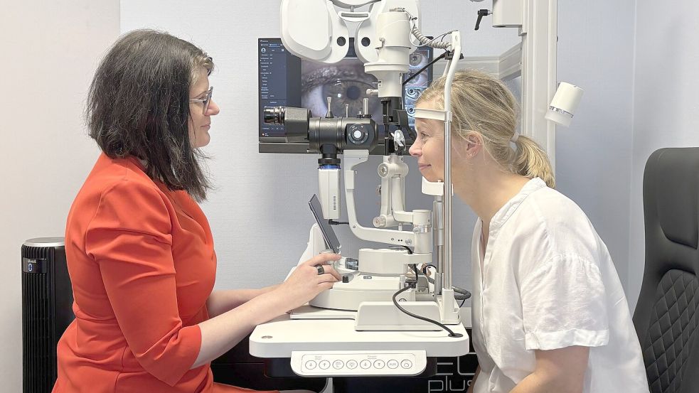 Augenmessungen werden mit modernsten Geräten von Rodenstock vorgenommen.
