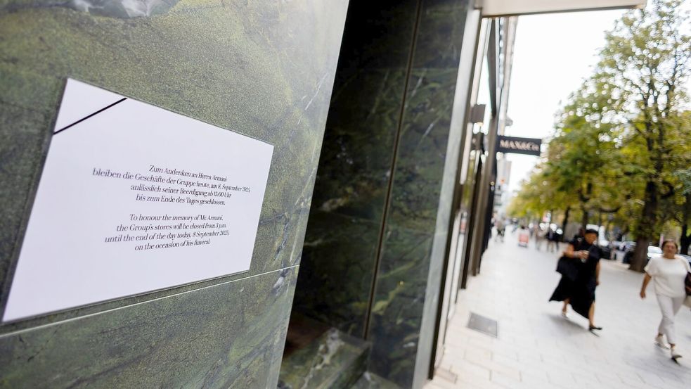 Die Armani-Filiale auf der Düsseldorfer Königsallee blieb am Nachmittag geschlossen. Foto: Rolf Vennenbernd